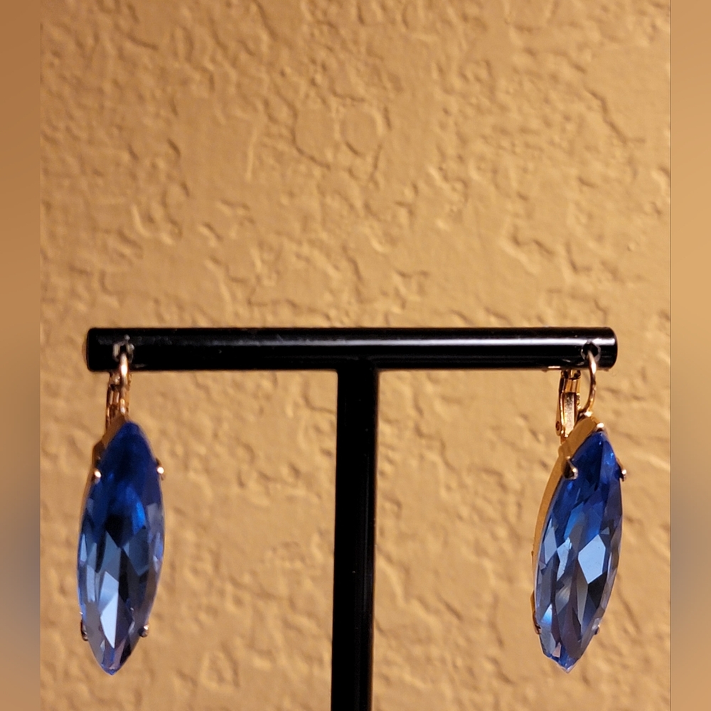 Blue sparkly Swarovski earrings - Picture 7 of 10